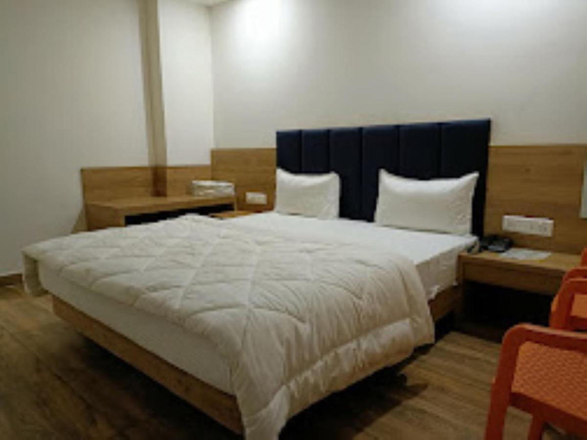 Hotel Kutchi Palace, Dwarka Extérieur photo