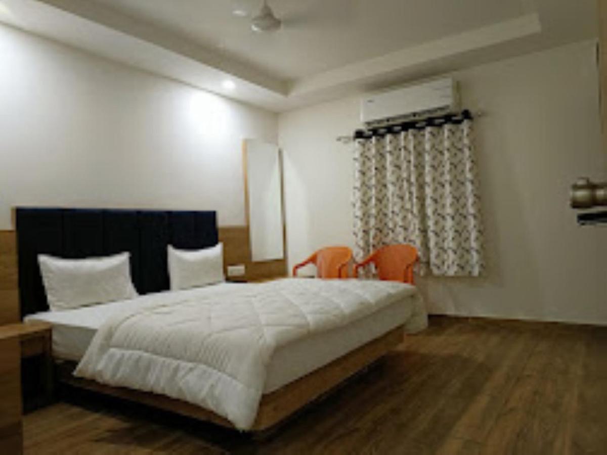 Hotel Kutchi Palace, Dwarka Extérieur photo